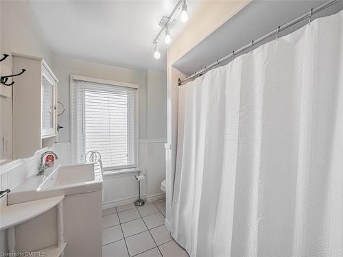 40 Grattan Street, North York, ON - Indoor Photo Showing Bathroom