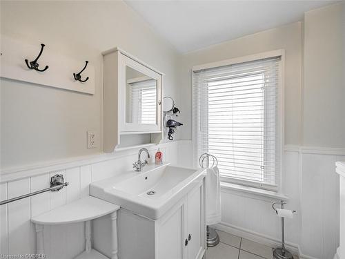 40 Grattan Street, North York, ON - Indoor Photo Showing Bathroom