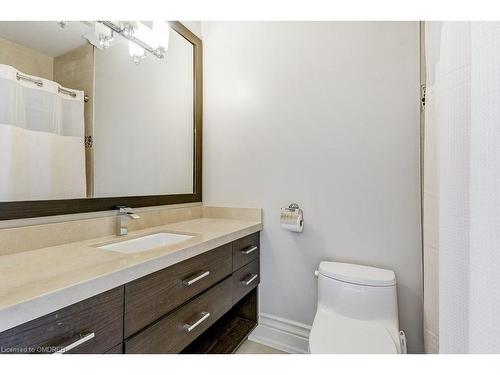 1035 Truman Avenue, Oakville, ON - Indoor Photo Showing Bathroom