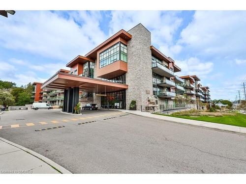 Gr36-1575 Lakeshore Road W, Mississauga, ON - Outdoor