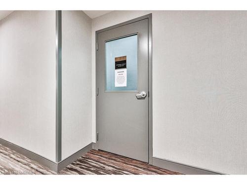 Gr36-1575 Lakeshore Road W, Mississauga, ON - Indoor Photo Showing Other Room