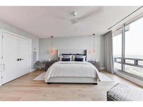 Ph2-2170 Marine Drive, Oakville, ON - Indoor Photo Showing Bedroom