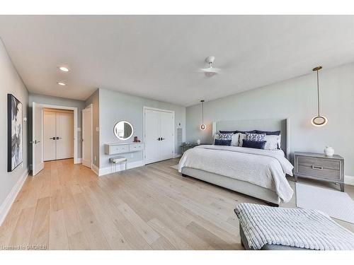 Ph2-2170 Marine Drive, Oakville, ON - Indoor Photo Showing Bedroom