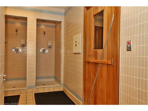 Ph2-2170 Marine Drive, Oakville, ON - Indoor Photo Showing Bathroom