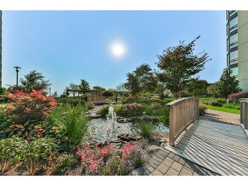 Ph2-2170 Marine Drive, Oakville, ON - Outdoor