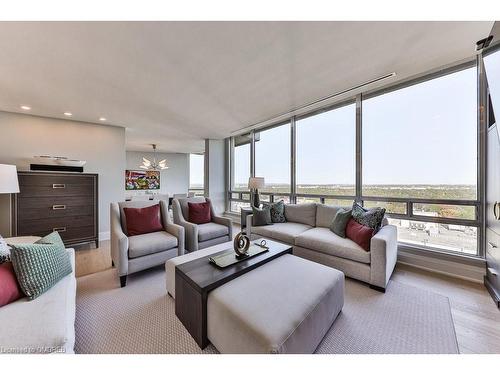 Ph2-2170 Marine Drive, Oakville, ON - Indoor Photo Showing Living Room