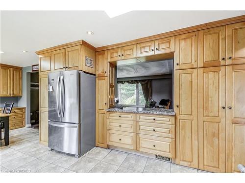 1602 Highway 6 N, Carlisle, ON - Indoor Photo Showing Kitchen