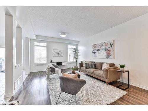 20 Cutts Crescent, Binbrook, ON - Indoor Photo Showing Living Room