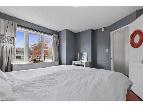 46-1489 Heritage Way, Oakville, ON - Indoor Photo Showing Bedroom