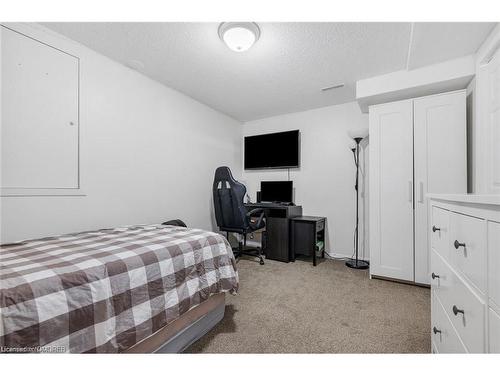 46-1489 Heritage Way, Oakville, ON - Indoor Photo Showing Bedroom