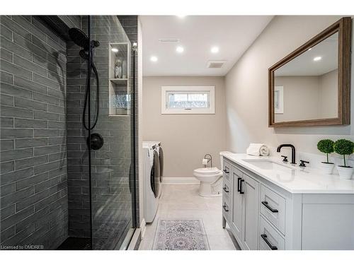 488 Kenmarr Crescent, Burlington, ON - Indoor Photo Showing Bathroom