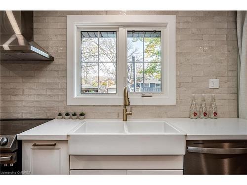 488 Kenmarr Crescent, Burlington, ON - Indoor Photo Showing Kitchen With Double Sink