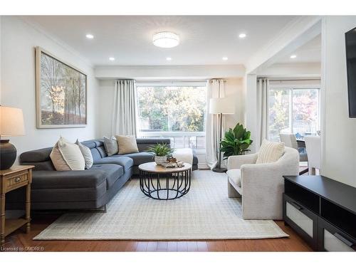 822 Laurier Avenue, Milton, ON - Indoor Photo Showing Living Room