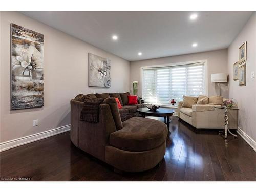 1440 Ivy Court, Oakville, ON - Indoor Photo Showing Living Room