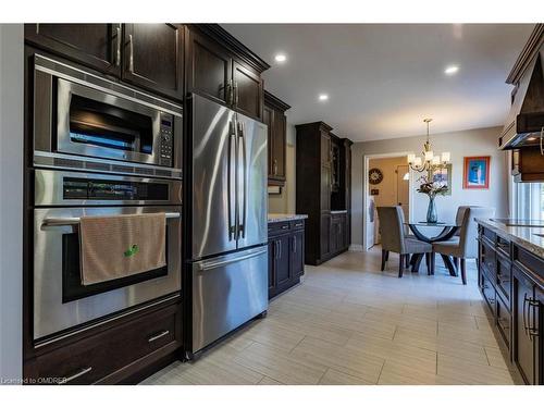 1440 Ivy Court, Oakville, ON - Indoor Photo Showing Kitchen