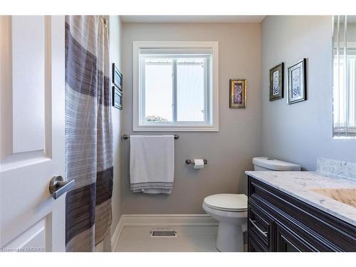 1440 Ivy Court, Oakville, ON - Indoor Photo Showing Bathroom