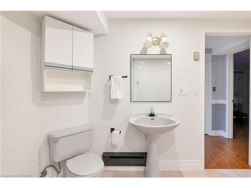 164 Warner Drive, Oakville, ON - Indoor Photo Showing Bathroom