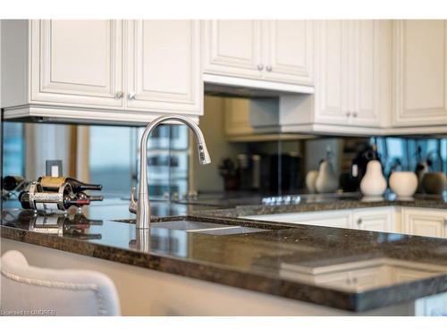 Ph3 - 5003-50 Absolute Avenue, Mississauga, ON - Indoor Photo Showing Kitchen