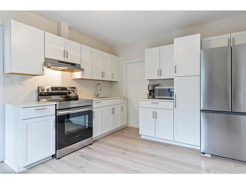 135 Deane Avenue, Oakville, ON - Indoor Photo Showing Kitchen With Stainless Steel Kitchen