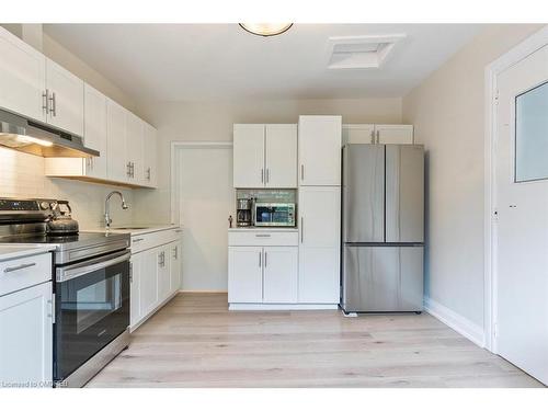 135 Deane Avenue, Oakville, ON - Indoor Photo Showing Kitchen