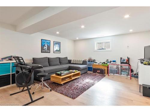 135 Deane Avenue, Oakville, ON - Indoor Photo Showing Other Room