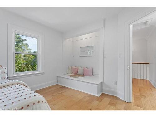 6123 Guelph Line, Burlington, ON - Indoor Photo Showing Bedroom