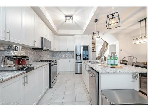 2492 Elder Lane, Oakville, ON - Indoor Photo Showing Kitchen With Stainless Steel Kitchen With Upgraded Kitchen