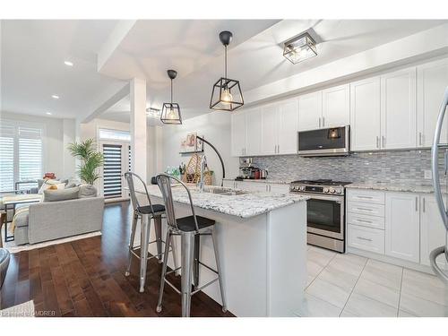 2492 Elder Lane, Oakville, ON - Indoor Photo Showing Kitchen With Upgraded Kitchen