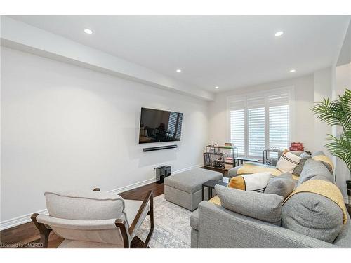 2492 Elder Lane, Oakville, ON - Indoor Photo Showing Living Room