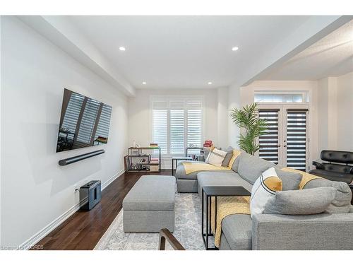 2492 Elder Lane, Oakville, ON - Indoor Photo Showing Living Room