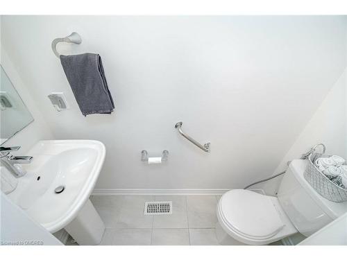 2492 Elder Lane, Oakville, ON - Indoor Photo Showing Bathroom