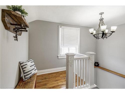 183 Rosslyn Avenue S, Hamilton, ON - Indoor Photo Showing Other Room