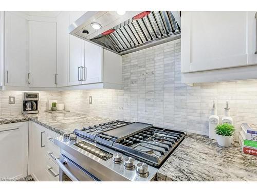 2475 Whitehorn Drive, Burlington, ON - Indoor Photo Showing Kitchen With Upgraded Kitchen