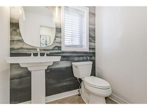 2475 Whitehorn Drive, Burlington, ON - Indoor Photo Showing Bathroom