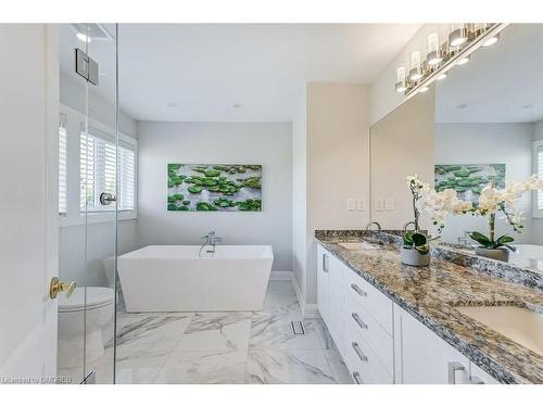 2475 Whitehorn Drive, Burlington, ON - Indoor Photo Showing Bathroom