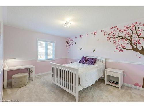 2475 Whitehorn Drive, Burlington, ON - Indoor Photo Showing Bedroom