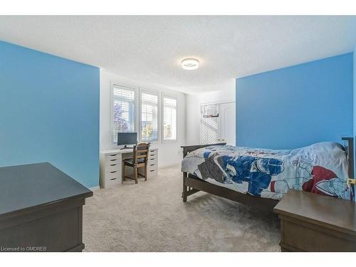 2475 Whitehorn Drive, Burlington, ON - Indoor Photo Showing Bedroom