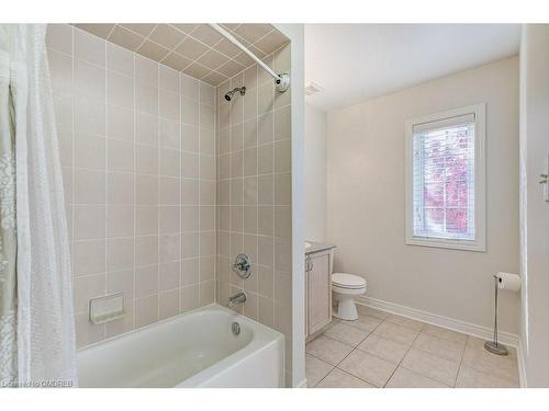 2475 Whitehorn Drive, Burlington, ON - Indoor Photo Showing Bathroom