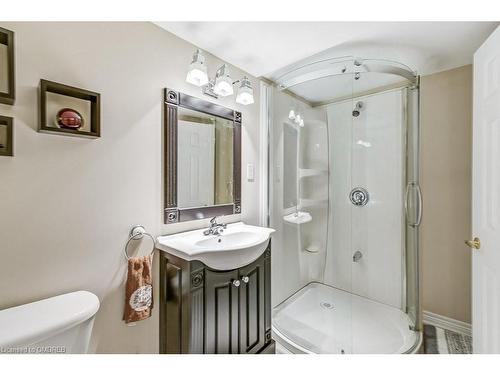 2475 Whitehorn Drive, Burlington, ON - Indoor Photo Showing Bathroom