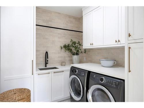 143 Crestwood Court, Burlington, ON - Indoor Photo Showing Laundry Room