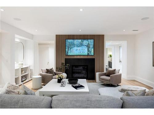 143 Crestwood Court, Burlington, ON - Indoor Photo Showing Living Room With Fireplace