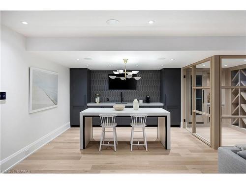 143 Crestwood Court, Burlington, ON - Indoor Photo Showing Dining Room