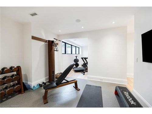 143 Crestwood Court, Burlington, ON - Indoor Photo Showing Gym Room