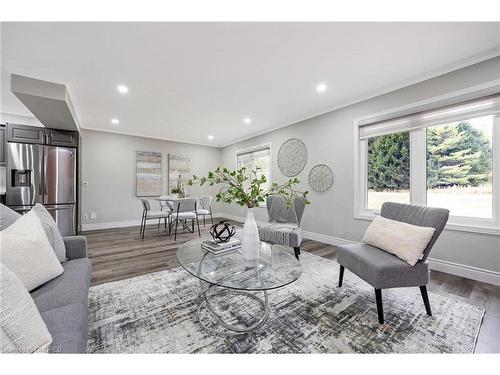 5739 Sixth Line, Erin, ON - Indoor Photo Showing Living Room