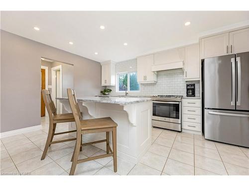 27 Palmerston Place, Hamilton, ON - Indoor Photo Showing Kitchen With Upgraded Kitchen