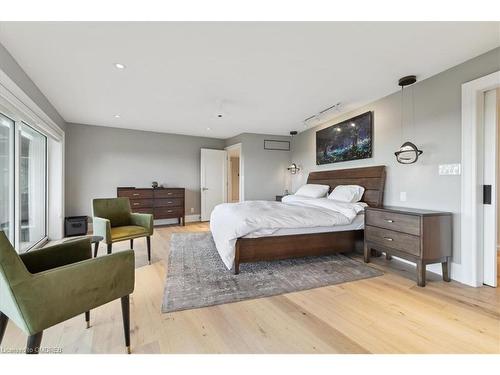 7286 Bell School Line, Milton, ON - Indoor Photo Showing Bedroom