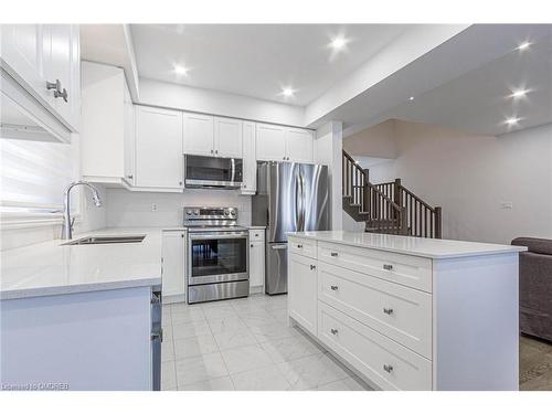 10 Broddy Avenue, Brantford, ON - Indoor Photo Showing Kitchen