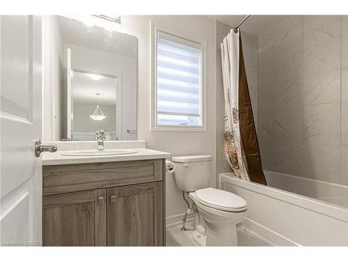 10 Broddy Avenue, Brantford, ON - Indoor Photo Showing Bathroom