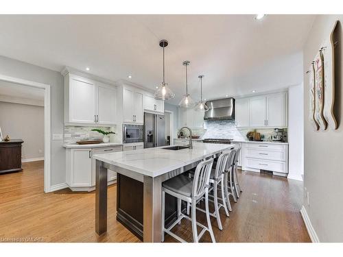 2324 Cheverie Street, Oakville, ON - Indoor Photo Showing Kitchen With Upgraded Kitchen