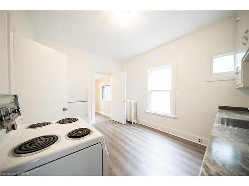 480 Colborne Street, Brantford, ON - Indoor Photo Showing Kitchen